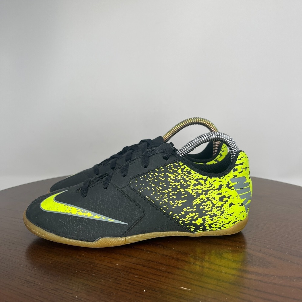 Nike Bombax IC Youth Shoes 2.5 Black Green Lace‎ Up Athletic Sneakers 826487-007